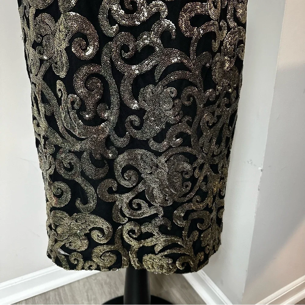 Forever21 Contemporary Black w/Gold Sequins Skirt in Size Large - Picture 3 of 6